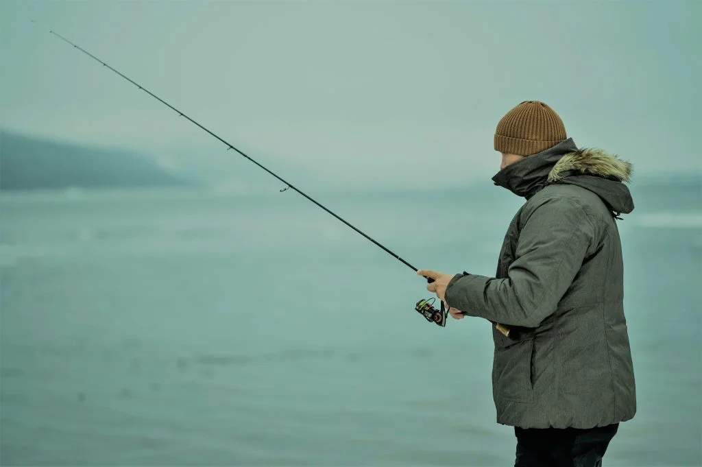 opt for ice-specific fishing rods and reels to handle cold conditions. Light and medium-light setups work well for a variety of fish species.