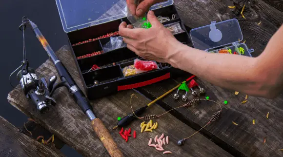 The setup entails a small and single bead, typically sized between 6mm-12mm, rigged just above a single hook. The positioning provides it with adequate maneuverability down the stream, making it difficult for fish to resist.