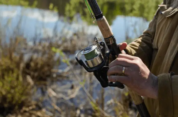 Your fishing rod is as crucial as your reel. For spin casting, a medium-light to medium-heavy rod is typically needed, depending on the fish you're after. 